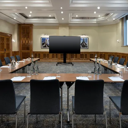 Delta By Marriott Centre Hotel 4*