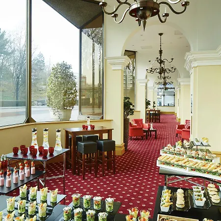 Hotel Delta By Marriott Centre