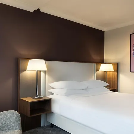 Delta By Marriott Centre 4*