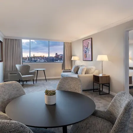Hotel Delta By Marriott Centre 4*