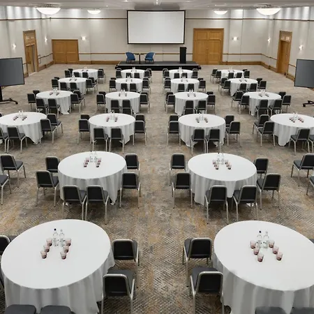 Delta By Marriott Centre Hotel 4*