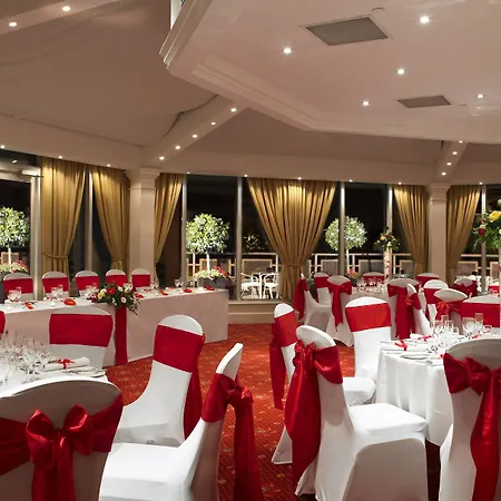 Отель Delta By Marriott Centre Бристоль