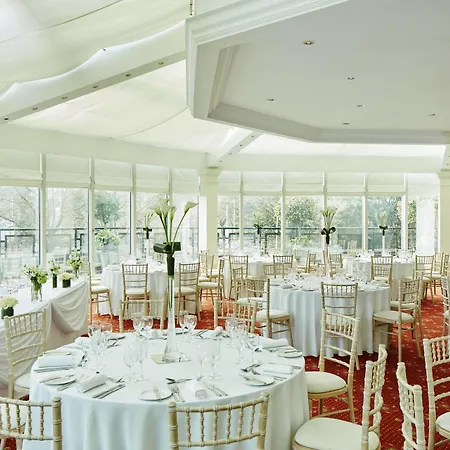 Hotel Delta By Marriott Centre