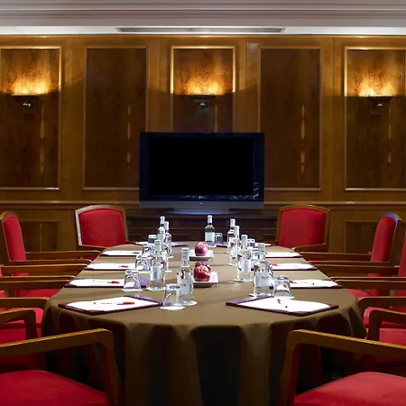 Delta By Marriott Centre 4*