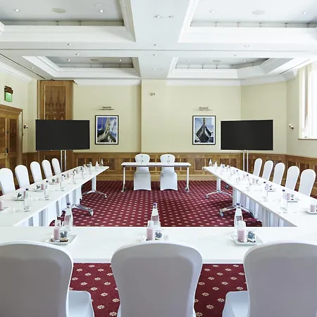 Delta By Marriott Centre 4*