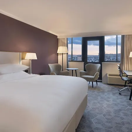 Otel Delta By Marriott Centre 4*