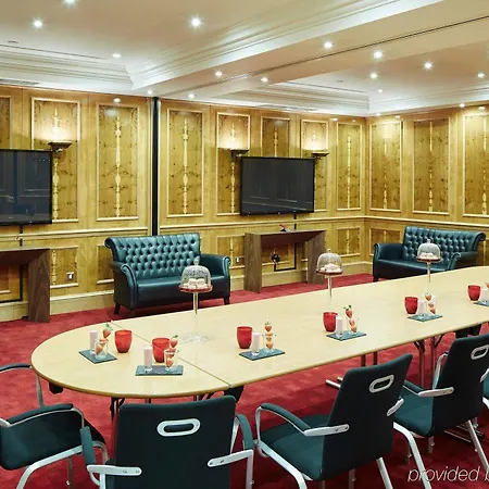 Delta By Marriott Centre Hotel 4*