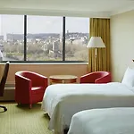Delta By Marriott Centre فندق