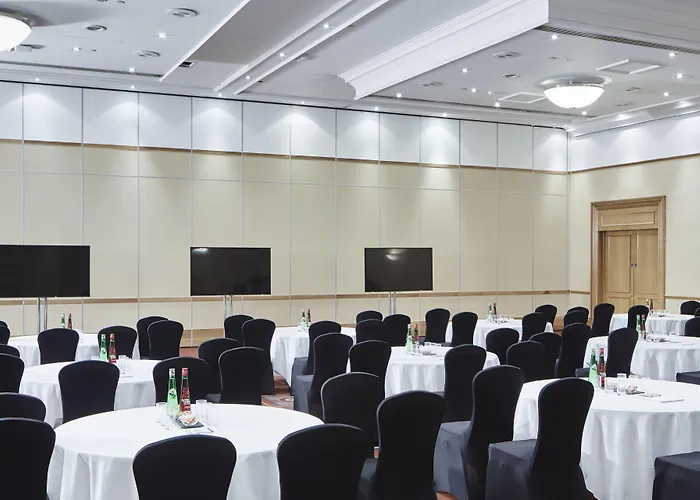 Hotel Delta By Marriott Centre 4*