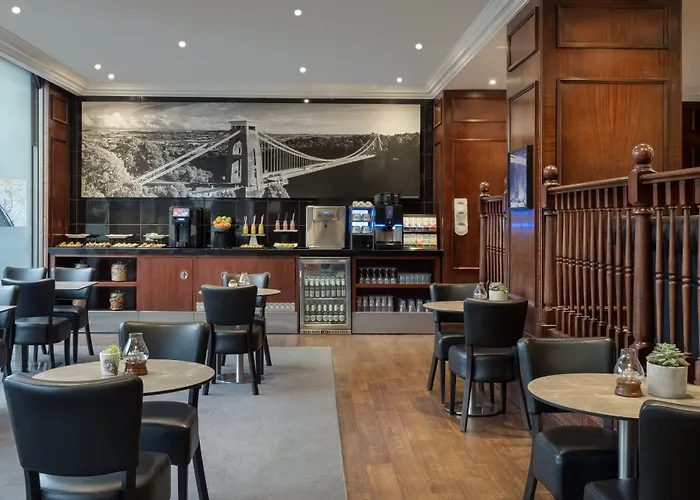 Hotel Delta By Marriott Centre 4*