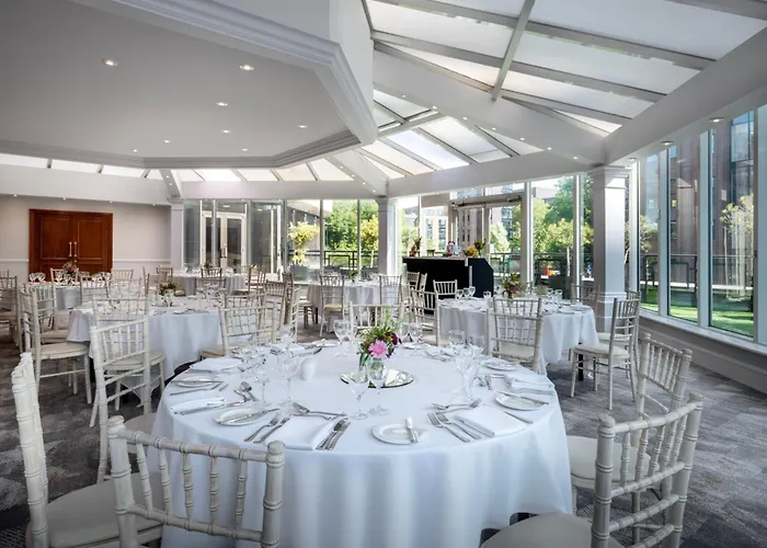 Hotel Delta By Marriott Centre